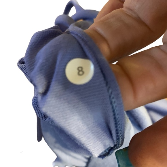 Lululemon Top Like New Condition. No pads - Picture 11 of 12